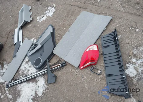 2008 Toyota Rav4 Limited z USA, uszkodzony, nr VIN JTMBD31V185178863